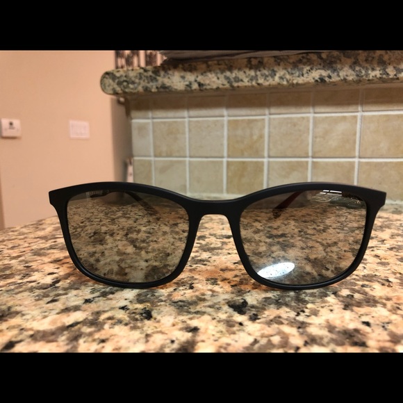 Prada sunglasses - Picture 4 of 7